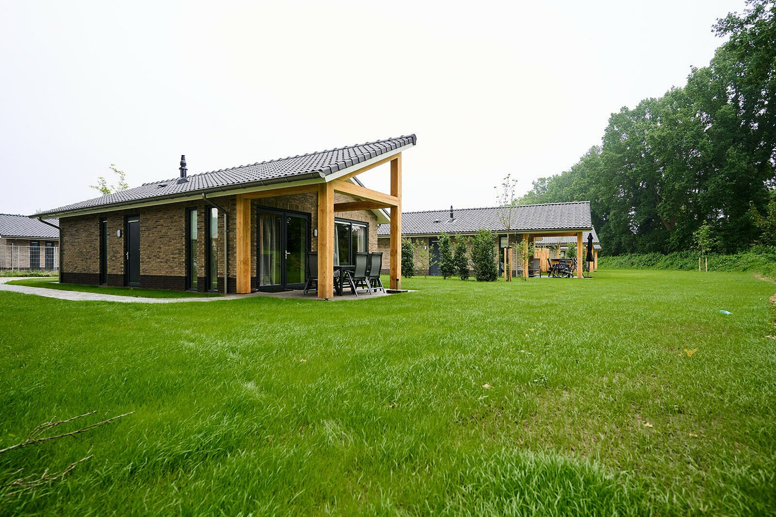 luxe-geschakelde-6-persoons-villa-op-de-veluwe-voorthuizen